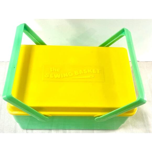 Vntg 1970s "The Sewing Basket" develop fine motor skills and shape recognition - Picture 4 of 5